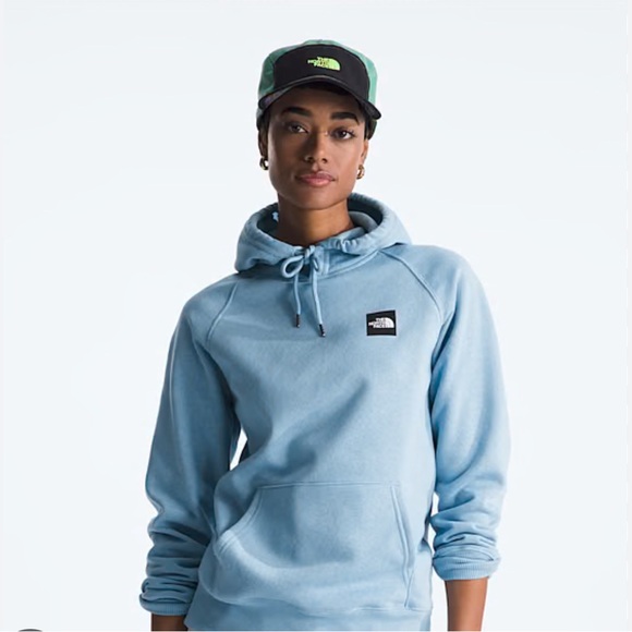 NWT Women’s North Face Box Logo Hoodie - Picture 2 of 12